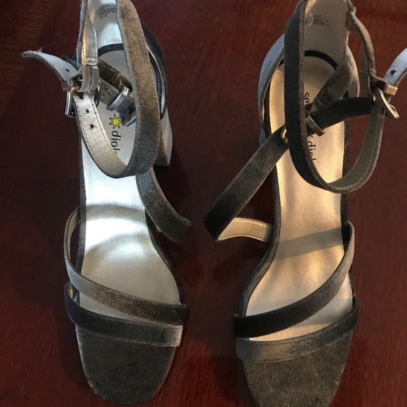 Seven Dials Sueded Sandal - NWOT - Size 10 - Picture 4 of 4